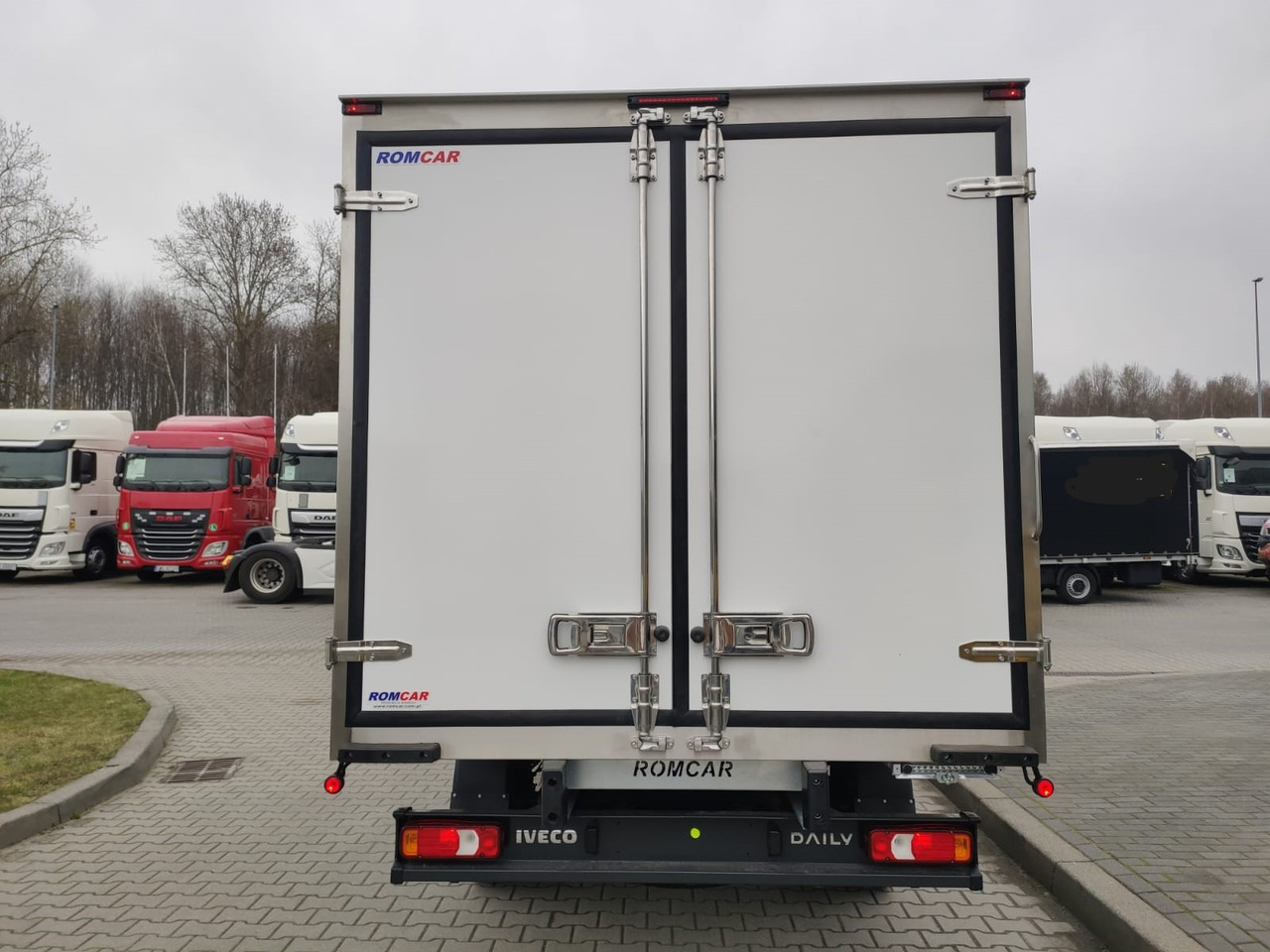 Iveco Daily 35C18 Tiefkühlkoffer -20°C - Autoutilitară frigorifica: Foto 3 Iveco Daily 35C18 Tiefkühlkoffer -20°C - Autoutilitară frigorifica: Foto 3