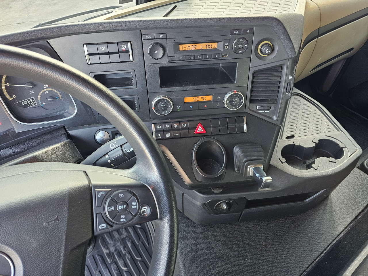 Camion platformă, Camion cu macara Mercedes Benz Actros 2645 6x4: Foto 13