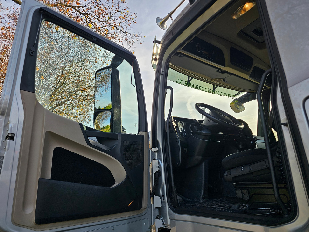 Camion platformă, Camion cu macara Mercedes Benz Actros 2645 6x4: Foto 18