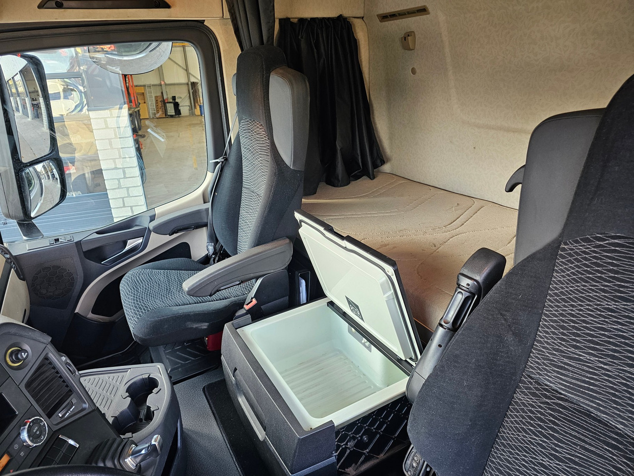 Camion platformă, Camion cu macara Mercedes Benz Actros 2645 6x4: Foto 15