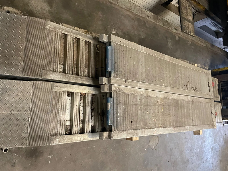 Kässbohrer Oprijplaaten - Semiremorcă transport agabaritic: Foto 3 Kässbohrer Oprijplaaten - Semiremorcă transport agabaritic: Foto 3