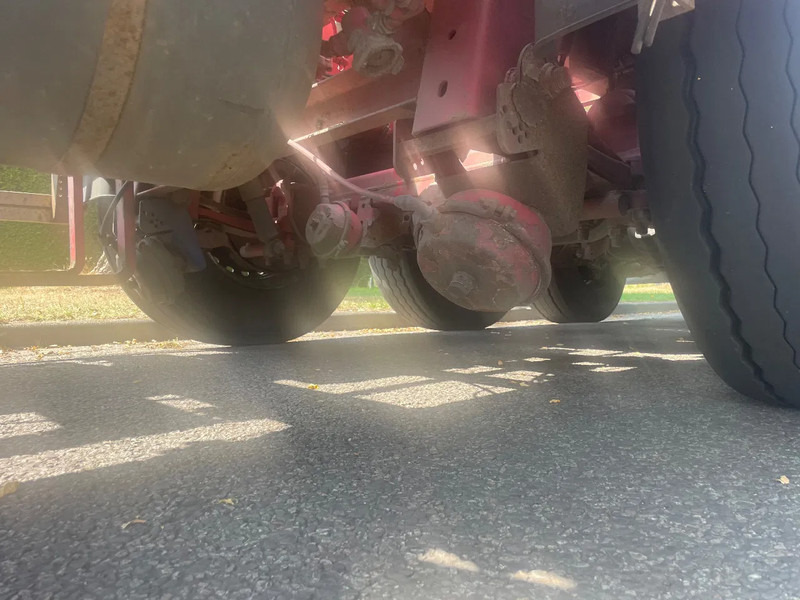 Renders 2x 20 1x 30 1x 40 in prijs verlaagt - Semiremorcă transport containere/ Swap body: Foto 4 Renders 2x 20 1x 30 1x 40 in prijs verlaagt - Semiremorcă transport containere/ Swap body: Foto 4