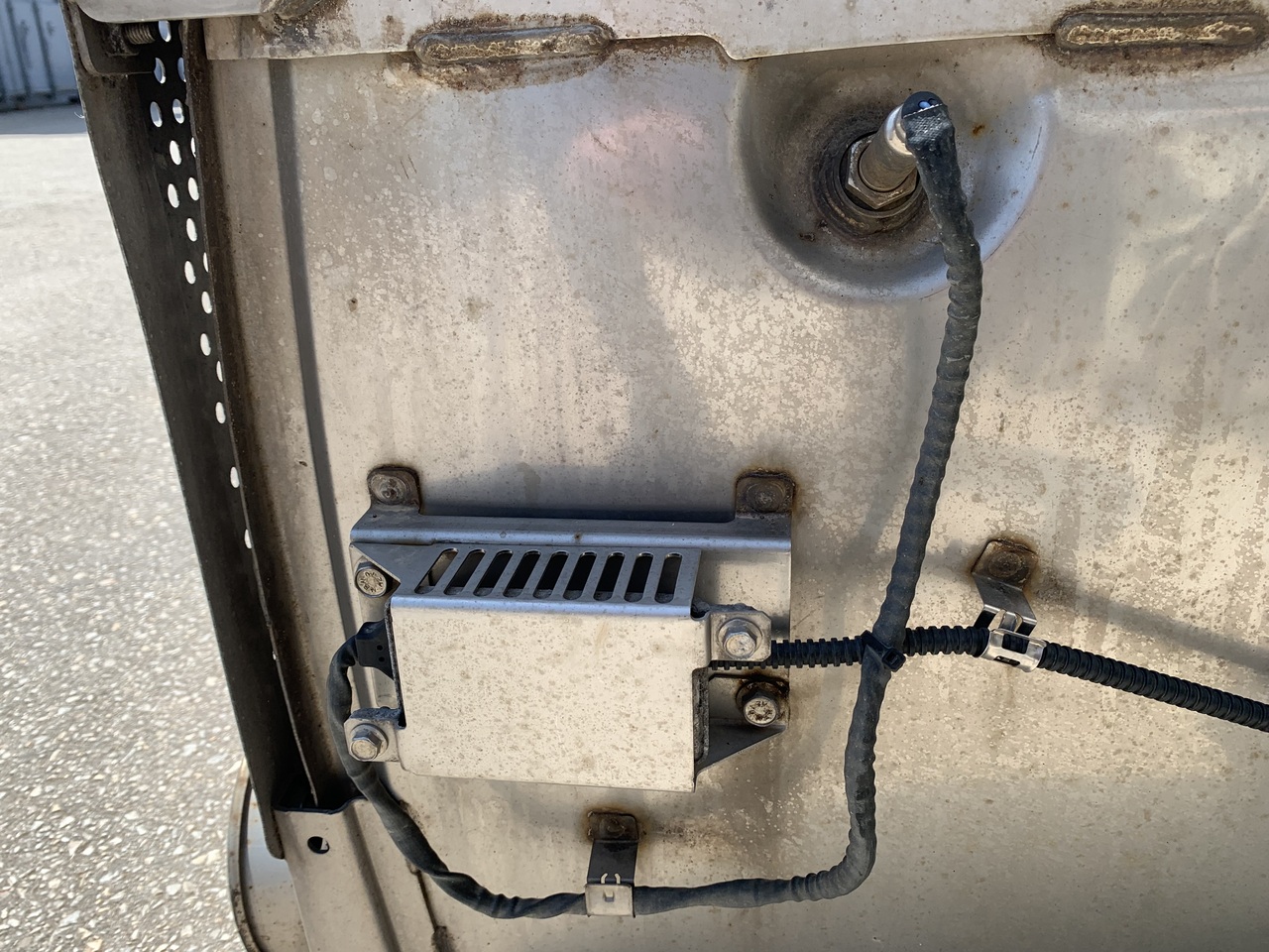 CATALYTIC CONVERTER 230L EURO 5 ACTROS MP3 - Convertor catalitic pentru Camion: Foto 3 CATALYTIC CONVERTER 230L EURO 5 ACTROS MP3 - Convertor catalitic pentru Camion: Foto 3