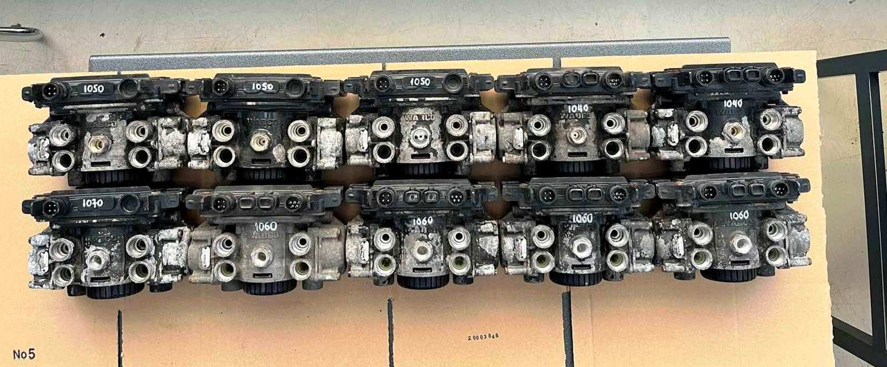 EBS AXLE MODULATOR 2 MAN TGA-TGM-TGL - Piese frână pentru Camion: Foto 1 EBS AXLE MODULATOR 2 MAN TGA-TGM-TGL - Piese frână pentru Camion: Foto 1