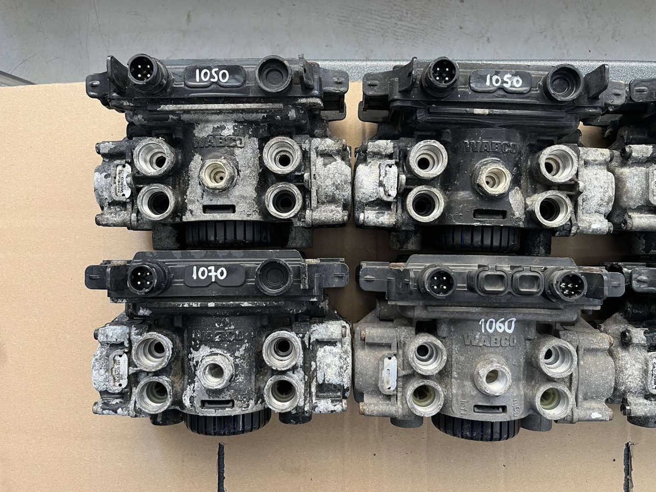 EBS AXLE MODULATOR 2 MAN TGA-TGM-TGL - Piese frână pentru Camion: Foto 2 EBS AXLE MODULATOR 2 MAN TGA-TGM-TGL - Piese frână pentru Camion: Foto 2