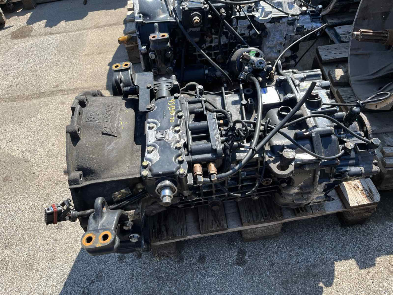GEARBOX MAN ZF 9S1310 - Cutie de viteze și piese pentru Camion: Foto 2 GEARBOX MAN ZF 9S1310 - Cutie de viteze și piese pentru Camion: Foto 2