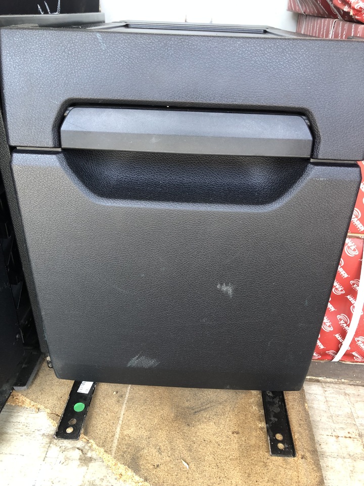 REFRIGERATOR BOX ACTROS MP4 - Piesa universala pentru Camion: Foto 4 REFRIGERATOR BOX ACTROS MP4 - Piesa universala pentru Camion: Foto 4