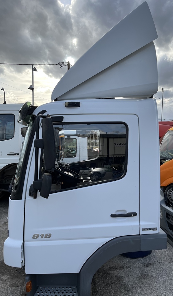SHORT CAB COMPLETE ATEGO 3 - Cabină și interior pentru Camion: Foto 3 SHORT CAB COMPLETE ATEGO 3 - Cabină și interior pentru Camion: Foto 3