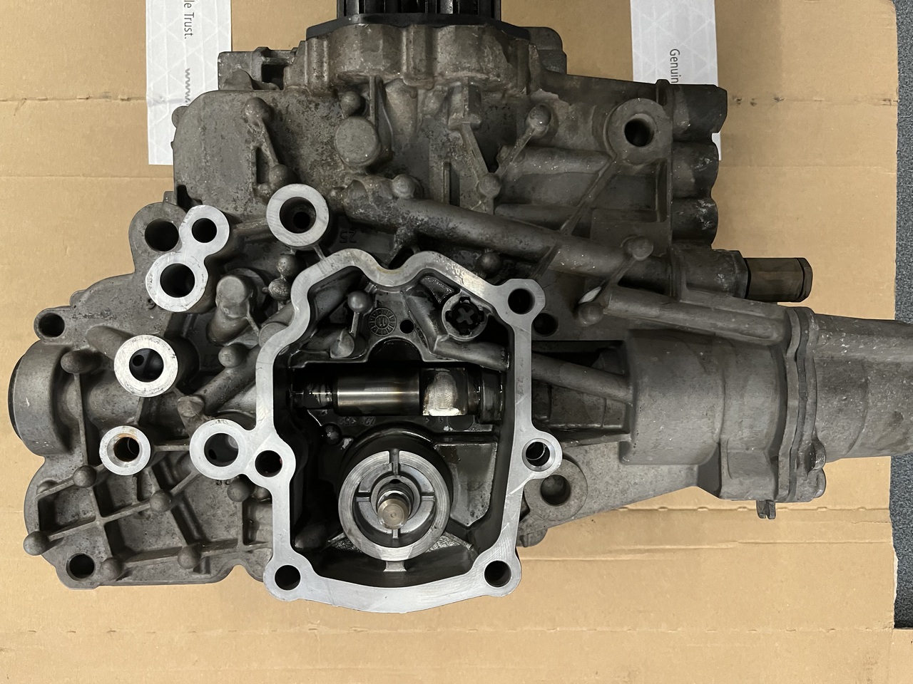 TRANSMISSION POSITIONER SHIFTING CYLINDER WITH CONTROL MODULE G211-12-ACTROS MP4 - Cutie de viteze și piese pentru Camion: Foto 4 TRANSMISSION POSITIONER SHIFTING CYLINDER WITH CONTROL MODULE G211-12-ACTROS MP4 - Cutie de viteze și piese pentru Camion: Foto 4