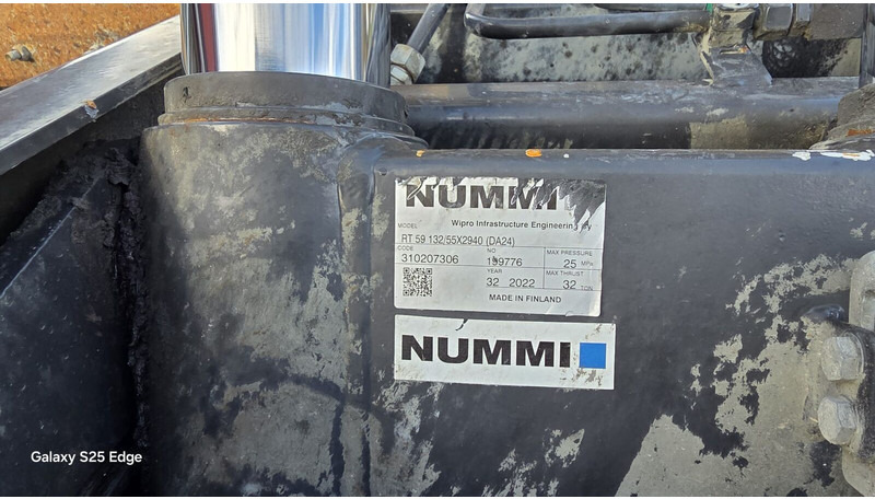 Camion basculantă Mercedes-Benz 3558 6x4 2022 ONLY 113 tkm: Foto 14 Camion basculantă Mercedes-Benz 3558 6x4 2022 ONLY 113 tkm: Foto 14