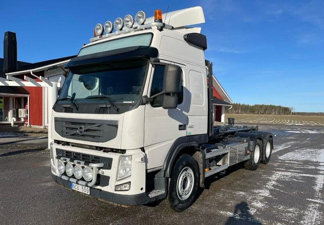 Volvo FM460 6X4 KOUKKUAUTO - Camion cu cârlig: Foto 3 Volvo FM460 6X4 KOUKKUAUTO - Camion cu cârlig: Foto 3