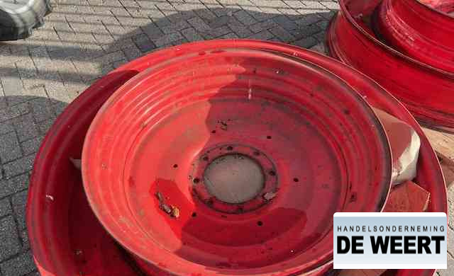 Fendt velgen 50" - Anvelope și jante pentru Utilaje agricole: Foto 3 Fendt velgen 50" - Anvelope și jante pentru Utilaje agricole: Foto 3