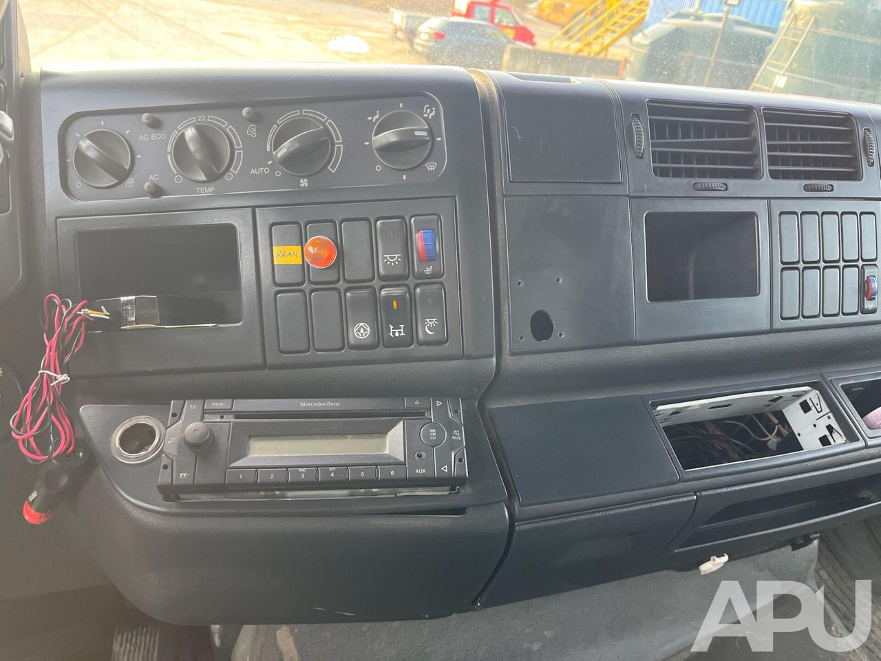 MAN TGA 26.480 - Camion platformă, Camion cu macara: Foto 3 MAN TGA 26.480 - Camion platformă, Camion cu macara: Foto 3