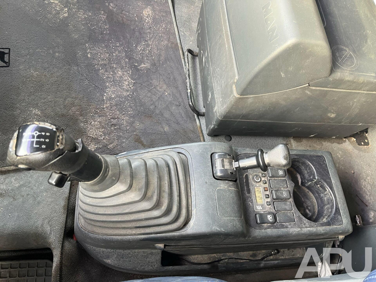 MAN TGA 26.480 - Camion platformă, Camion cu macara: Foto 2 MAN TGA 26.480 - Camion platformă, Camion cu macara: Foto 2