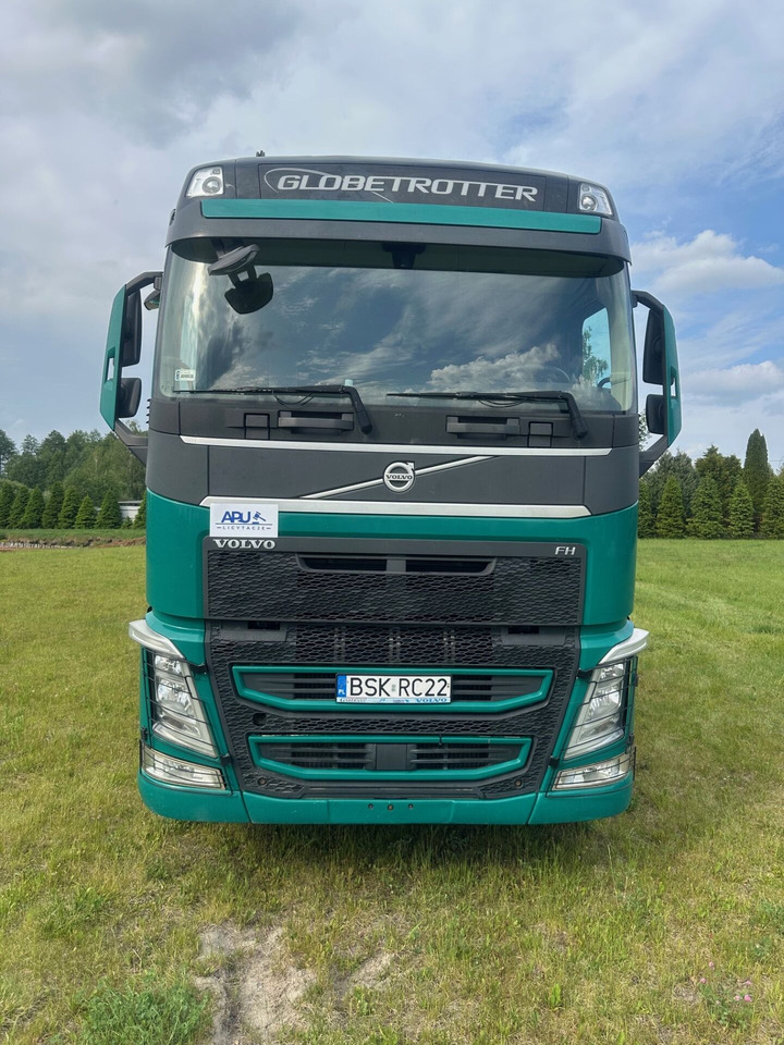 VOLVO FH500 do przewozu drewna - Camion forestier, Camion cu macara: Foto 2 VOLVO FH500 do przewozu drewna - Camion forestier, Camion cu macara: Foto 2