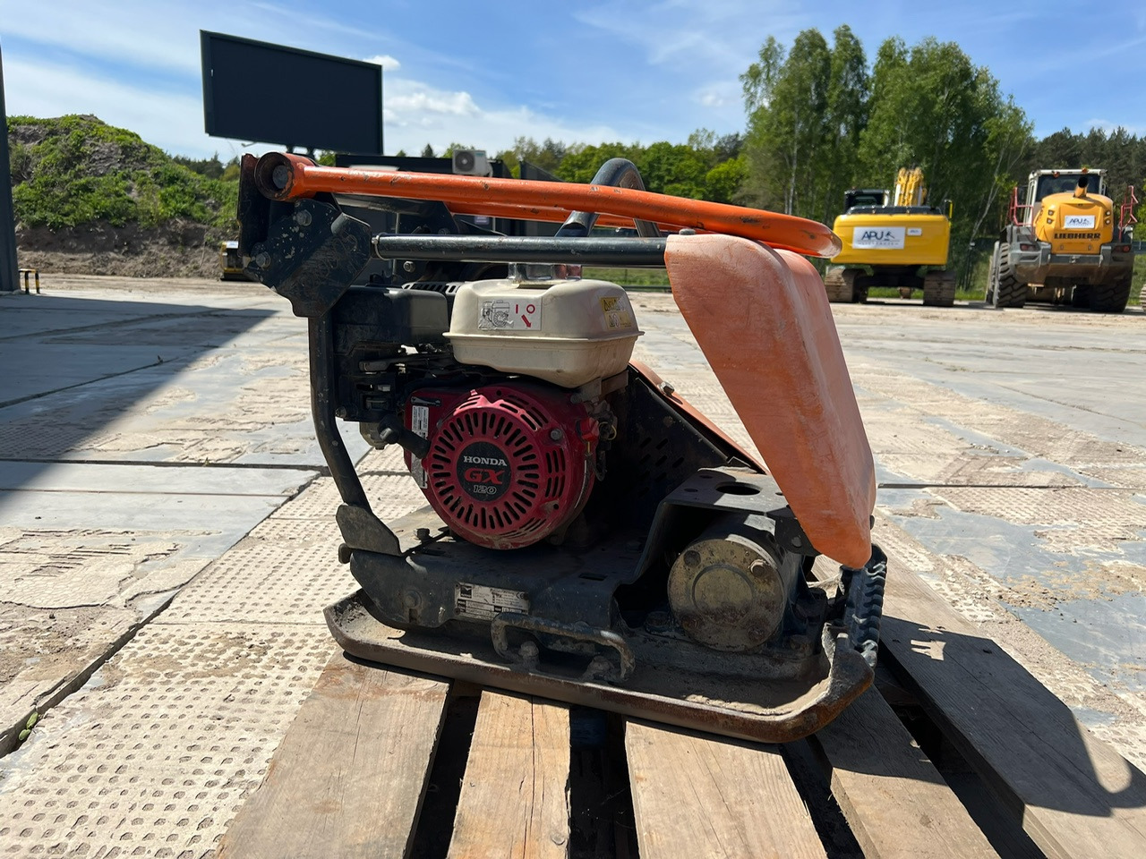 Zagęszczarka ALTRAD BELLE FC4000E PCX13/40 - Placă compactoare: Foto 1 Zagęszczarka ALTRAD BELLE FC4000E PCX13/40 - Placă compactoare: Foto 1