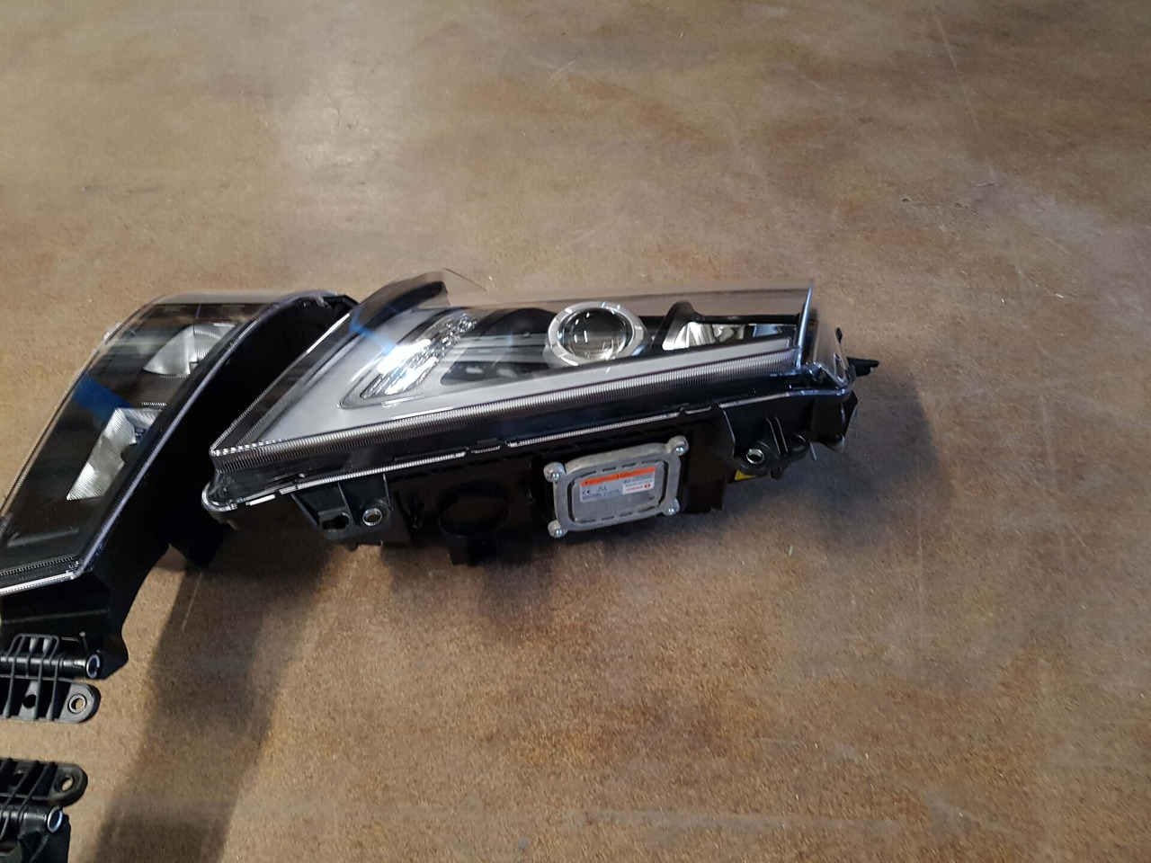 COMPLETE SET VOOR VOLVO FH4 (FH16 LOOK) DEPO XENON KOPLAMPEN + MISTLAMPEN LINKS EN RECHTS. 000126 - Far anticeata pentru Camion: Foto 2 COMPLETE SET VOOR VOLVO FH4 (FH16 LOOK) DEPO XENON KOPLAMPEN + MISTLAMPEN LINKS EN RECHTS. 000126 - Far anticeata pentru Camion: Foto 2