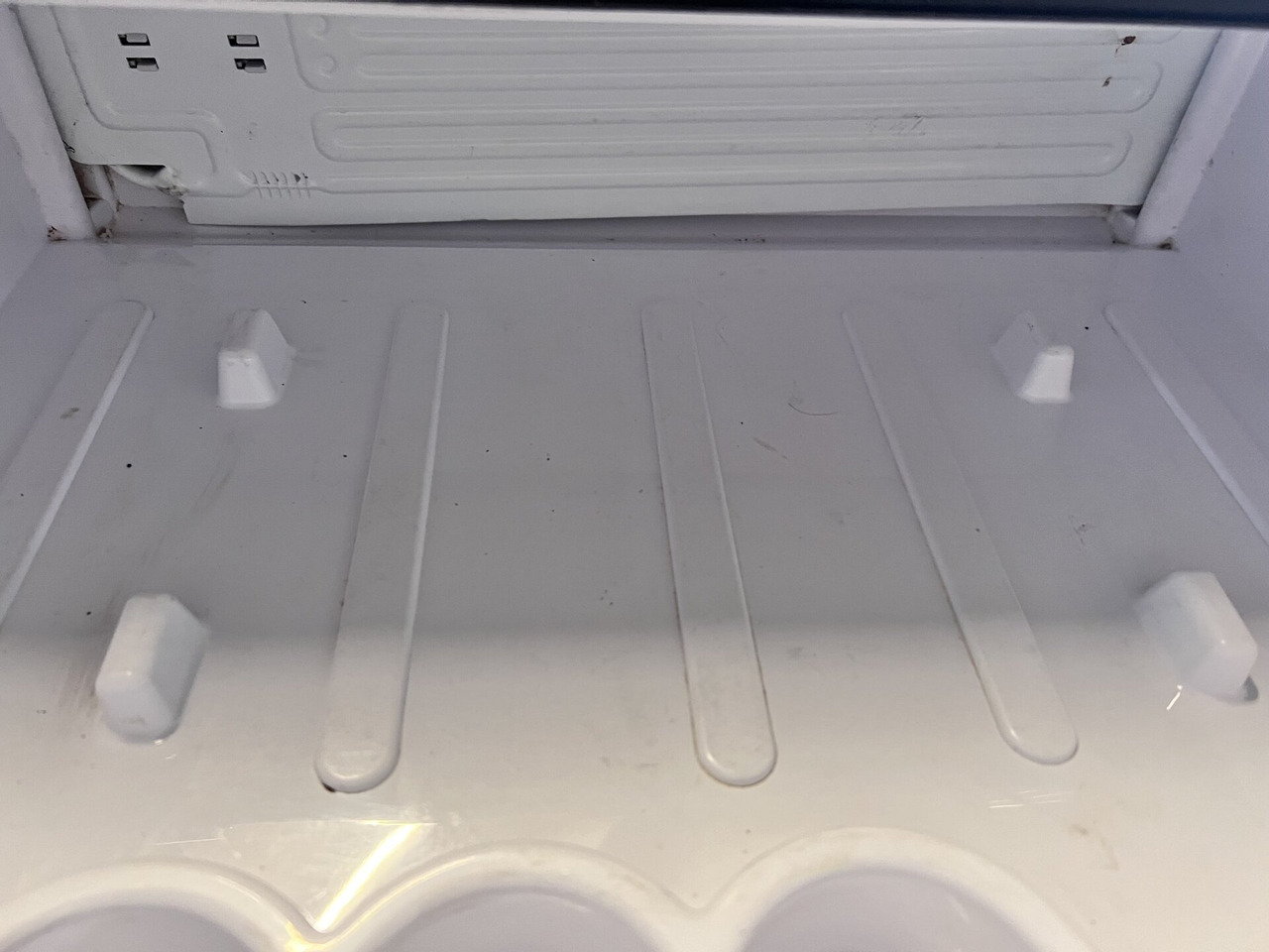 RENAULT T-SERIE REFRIGERATOR 26 LITER 7482268889 KOELBOX 7482315436U - Cabină și interior pentru Camion: Foto 2 RENAULT T-SERIE REFRIGERATOR 26 LITER 7482268889 KOELBOX 7482315436U - Cabină și interior pentru Camion: Foto 2