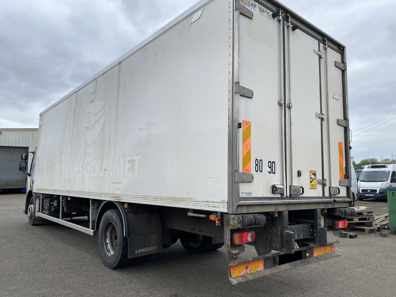 VOLVO FE - Camion frigider: Foto 3 VOLVO FE - Camion frigider: Foto 3
