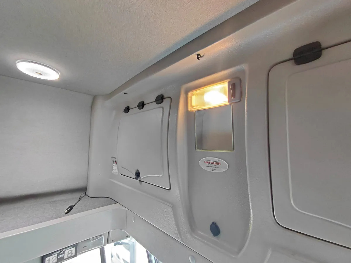 Leasing de  2017 Renault D12 4×2 Double Sleeper Curtainsider 2017 Renault D12 4×2 Double Sleeper Curtainsider: Foto 7