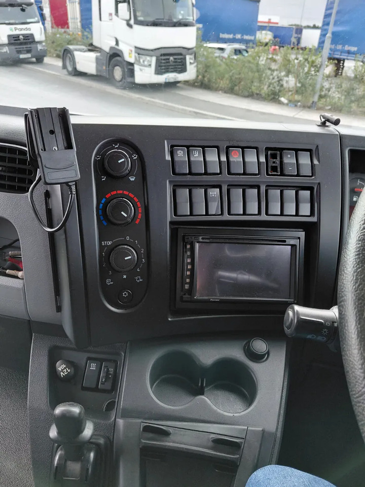 Leasing de  2017 Renault D12 4×2 Double Sleeper Curtainsider 2017 Renault D12 4×2 Double Sleeper Curtainsider: Foto 14