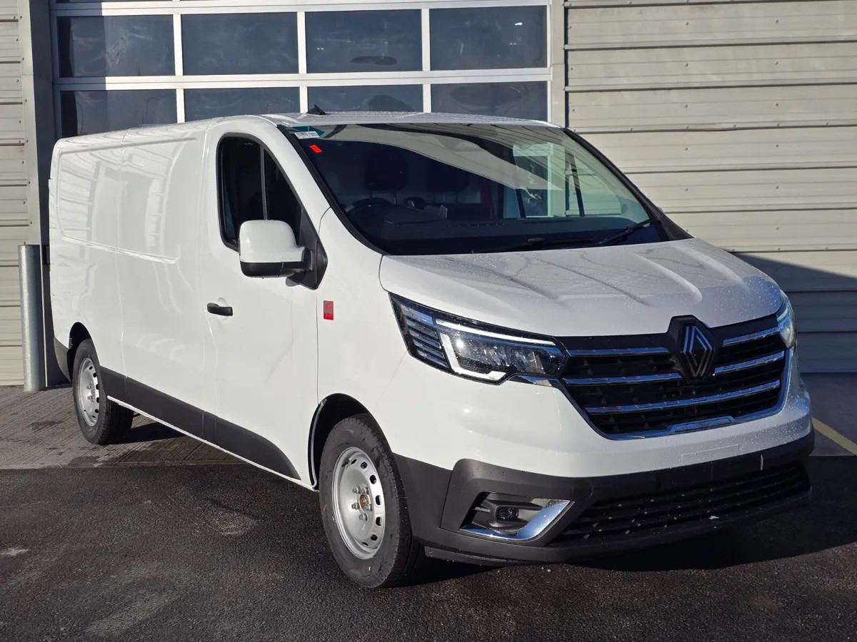 2025 New Renault Trafic Red Edition 150BHP - Dubă: Foto 1 2025 New Renault Trafic Red Edition 150BHP - Dubă: Foto 1