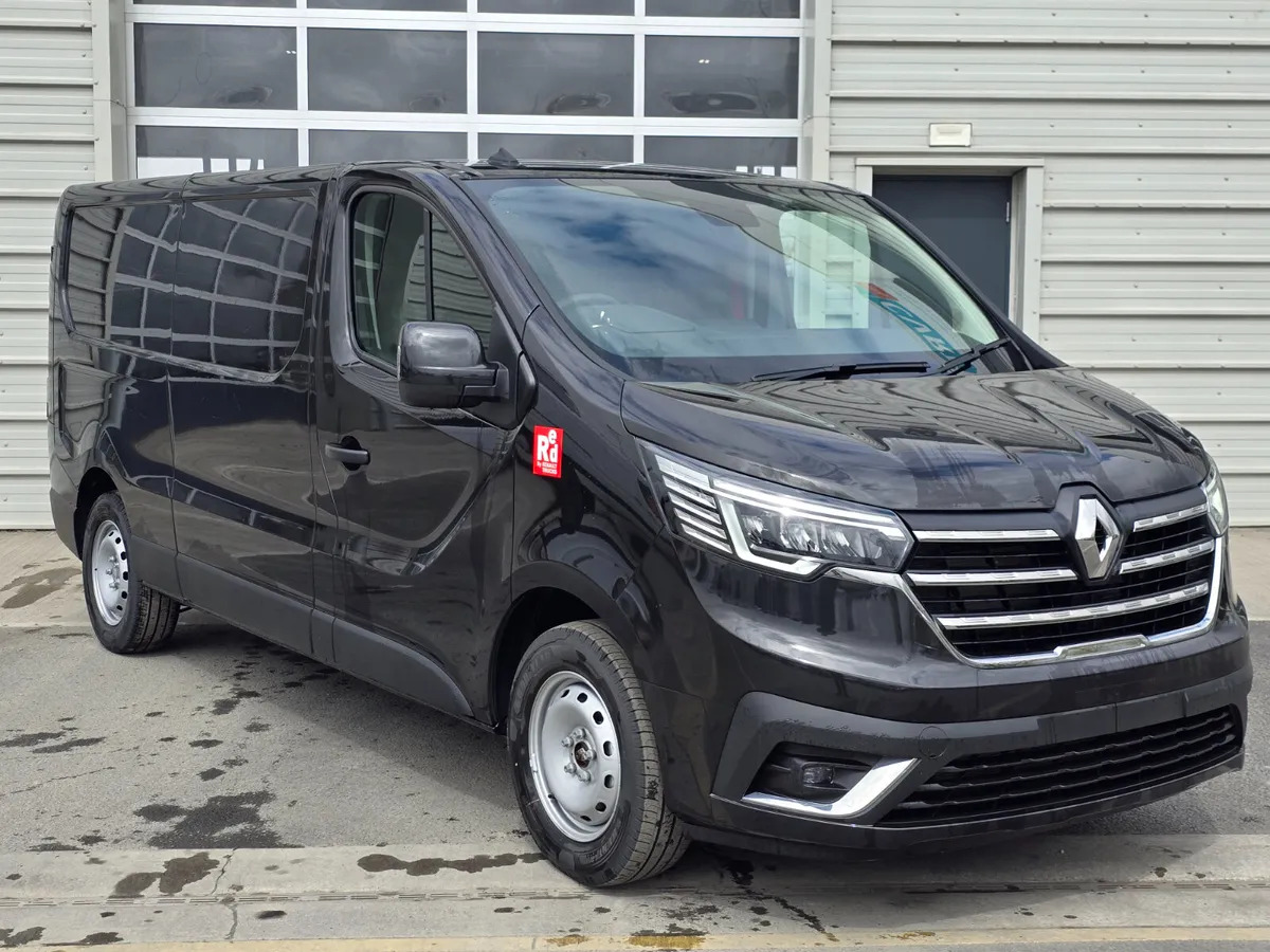 New Renault Trafic Red Edition -150BHP - Autoutilitară compactă: Foto 1 New Renault Trafic Red Edition -150BHP - Autoutilitară compactă: Foto 1