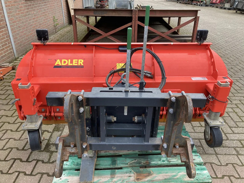 ADLER Sneeuwschuif met Giant of JCB aanspan - Plug zapada pentru Utilaje agricole: Foto 4 ADLER Sneeuwschuif met Giant of JCB aanspan - Plug zapada pentru Utilaje agricole: Foto 4