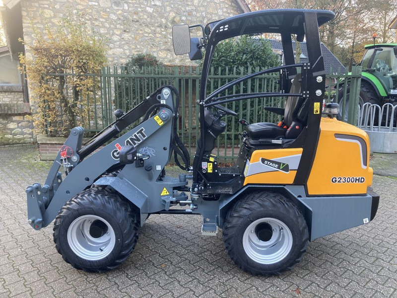 Giant G2300 HD - Încărcător articulat: Foto 1 Giant G2300 HD - Încărcător articulat: Foto 1