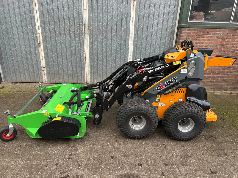 Giant SK252D + klepelmaaier - Încărcător articulat: Foto 1 Giant SK252D + klepelmaaier - Încărcător articulat: Foto 1