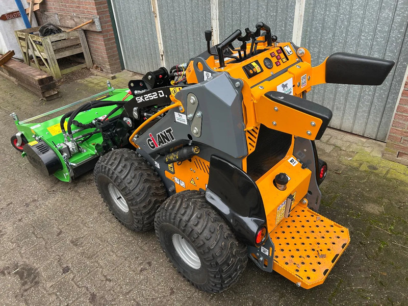 Giant SK252D + klepelmaaier - Încărcător articulat: Foto 3 Giant SK252D + klepelmaaier - Încărcător articulat: Foto 3