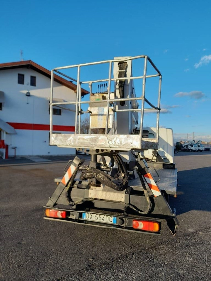 Camion cu nacela Oil & Steel 189: Foto 15