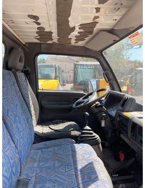 Nissan Cabstar Lifting basket 22 m - Autoutilitară: Foto 3 Nissan Cabstar Lifting basket 22 m - Autoutilitară: Foto 3