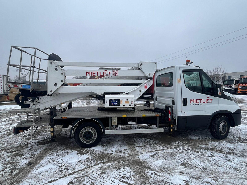 Iveco Daily 35-120 Oil & Steel Snake 2010 H Plus 20 m - Lifting Baske - Camion, Camion cu macara: Foto 4 Iveco Daily 35-120 Oil & Steel Snake 2010 H Plus 20 m - Lifting Baske - Camion, Camion cu macara: Foto 4