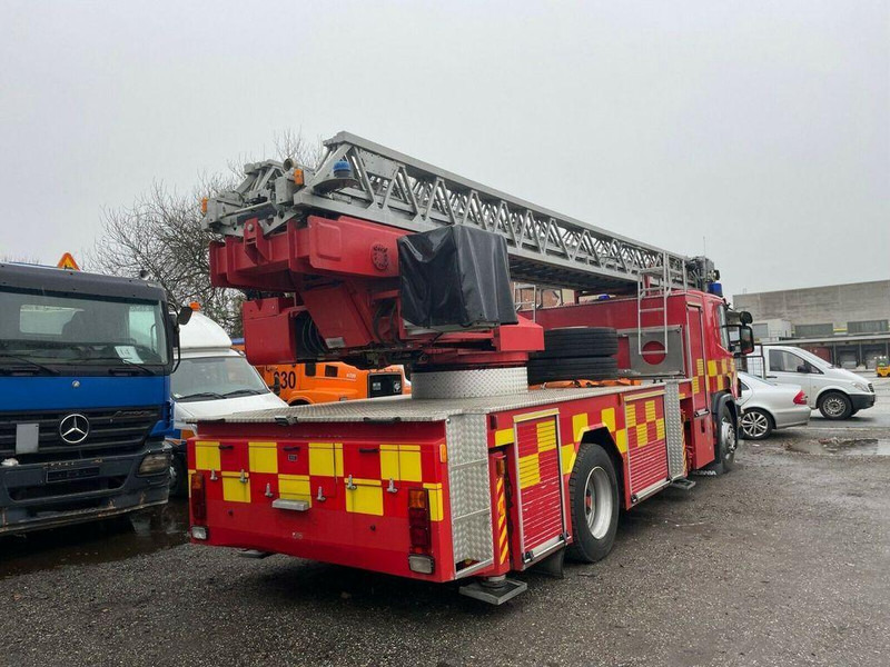 Scania P94-300 Emelőkosaras 33m - Camion, Camion cu macara: Foto 3 Scania P94-300 Emelőkosaras 33m - Camion, Camion cu macara: Foto 3