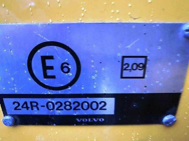 Volvo F 6 RAIL ROAD Platform Schienen TWO WAY - Camion, Camion cu macara: Foto 2 Volvo F 6 RAIL ROAD Platform Schienen TWO WAY - Camion, Camion cu macara: Foto 2