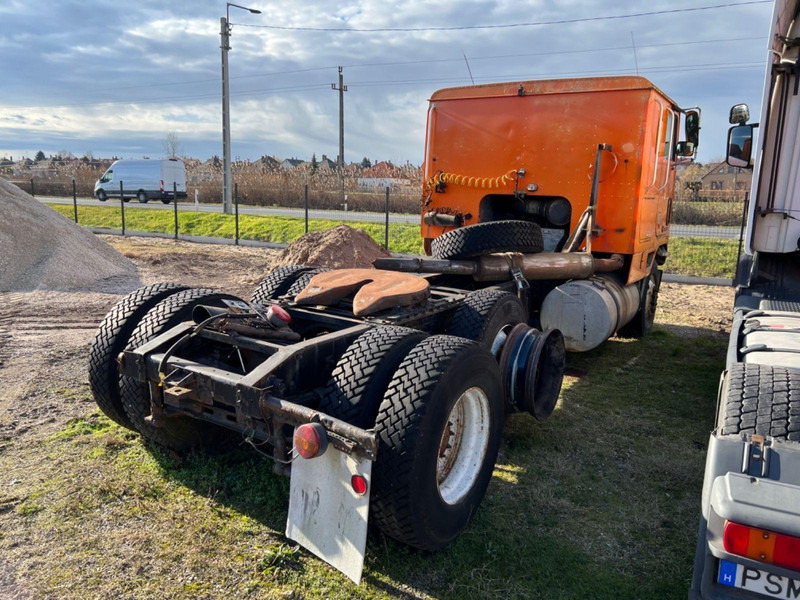 MACK INTERNATIONAL FSG 385 - Cap tractor: Foto 4 MACK INTERNATIONAL FSG 385 - Cap tractor: Foto 4