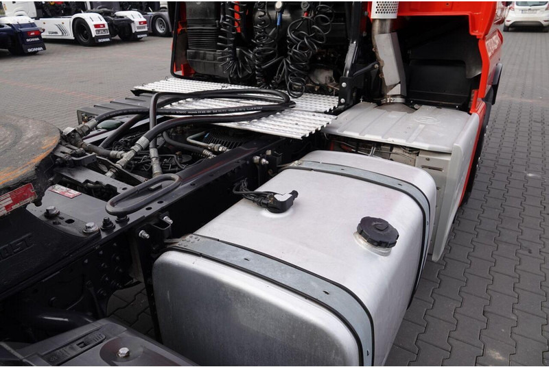 Cap tractor MAN TGX 18.440 / 4x4 / HYDRAULIKA / HYDRODRIVE / EURO 6 / MANUAL / P: Foto 17 Cap tractor MAN TGX 18.440 / 4x4 / HYDRAULIKA / HYDRODRIVE / EURO 6 / MANUAL / P: Foto 17