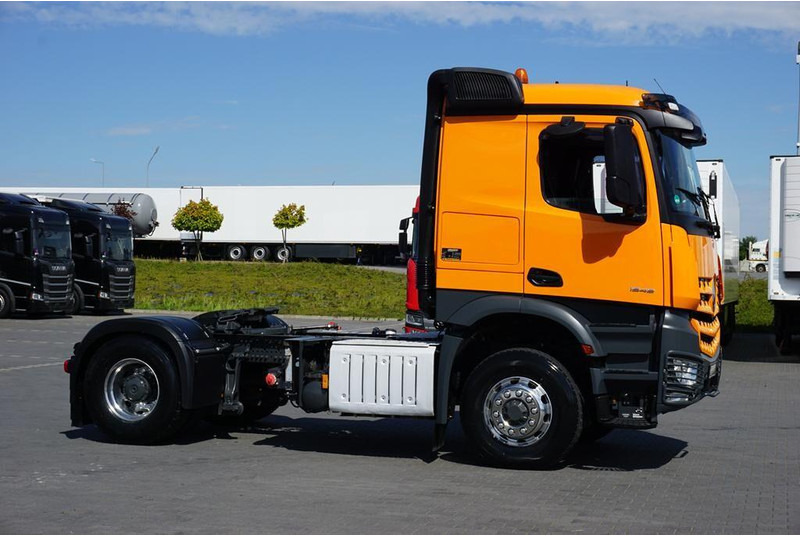 Mercedes-Benz AROCS / 1848 / E 6 / ACC / 4 X 4 / HAD / HYDRAULIKA / RETARDER - Cap tractor: Foto 4 Mercedes-Benz AROCS / 1848 / E 6 / ACC / 4 X 4 / HAD / HYDRAULIKA / RETARDER - Cap tractor: Foto 4
