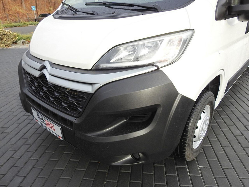 Leasing de Citroën JUMPER FURGON BRYGADÓWKA 6 MIEJSC KLIMATYZACJA  140KM [ N37003 ] Citroën JUMPER FURGON BRYGADÓWKA 6 MIEJSC KLIMATYZACJA  140KM [ N37003 ]: Foto 19