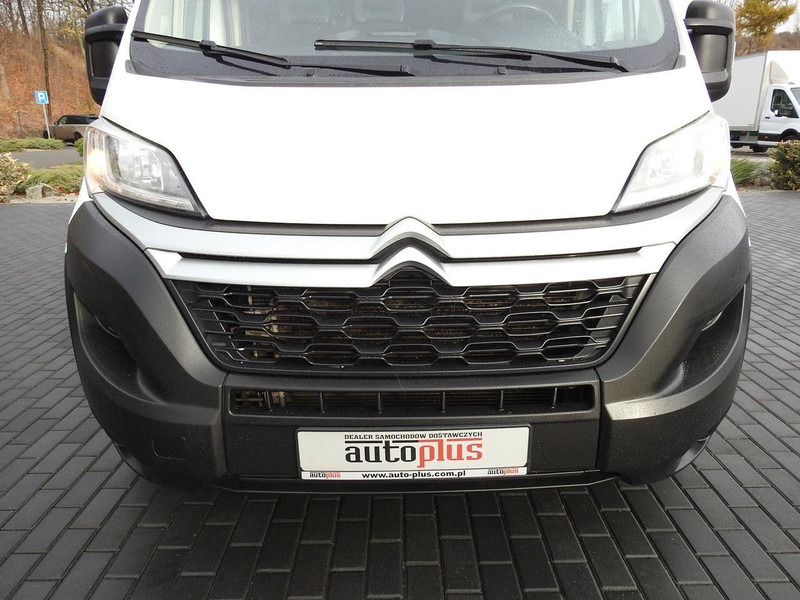 Leasing de Citroën JUMPER FURGON BRYGADÓWKA 6 MIEJSC KLIMATYZACJA  140KM [ N37003 ] Citroën JUMPER FURGON BRYGADÓWKA 6 MIEJSC KLIMATYZACJA  140KM [ N37003 ]: Foto 15