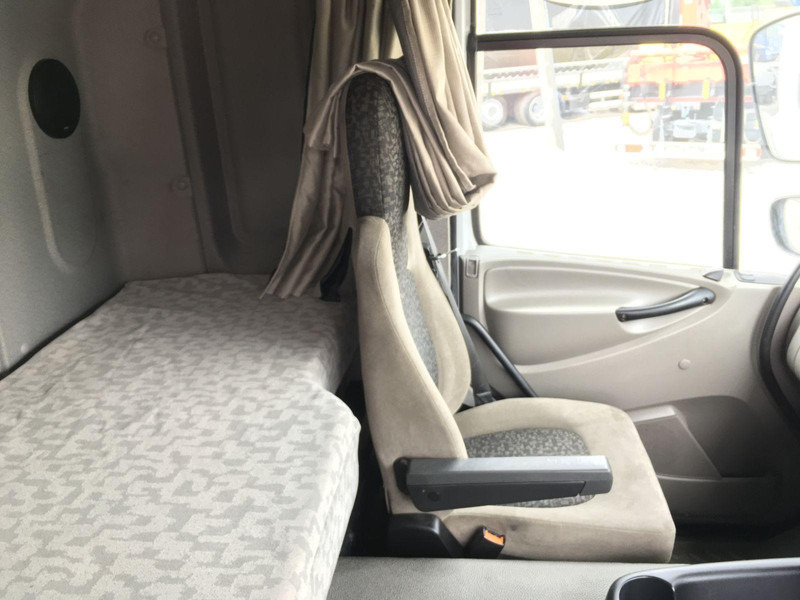 DAF CF 65.220 - Camion şasiu: Foto 4 DAF CF 65.220 - Camion şasiu: Foto 4