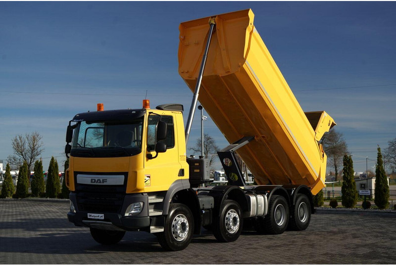 DAF CF 85.410 / 8x4 / WYWROTKA TYLNOZSYPOWA / HYDROKLAPA / OPONY 1 - Camion basculantă: Foto 3 DAF CF 85.410 / 8x4 / WYWROTKA TYLNOZSYPOWA / HYDROKLAPA / OPONY 1 - Camion basculantă: Foto 3
