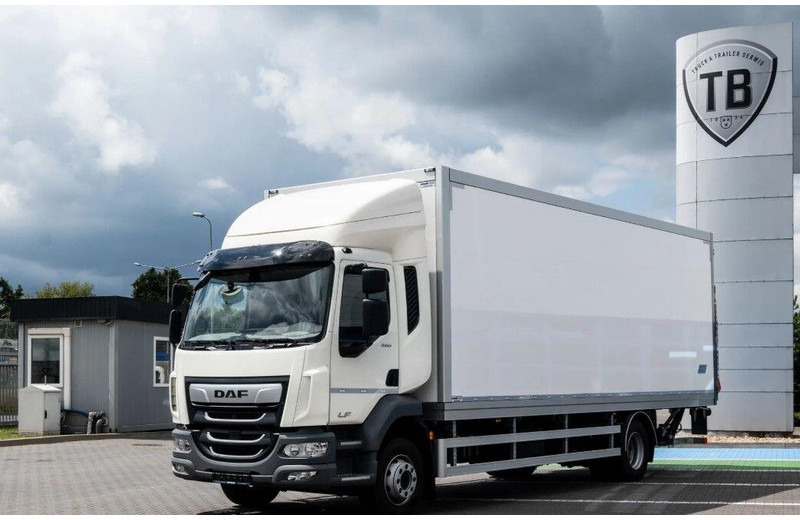 DAF LF 260 Koffer + Tail Lift - Camion furgon: Foto 1 DAF LF 260 Koffer + Tail Lift - Camion furgon: Foto 1