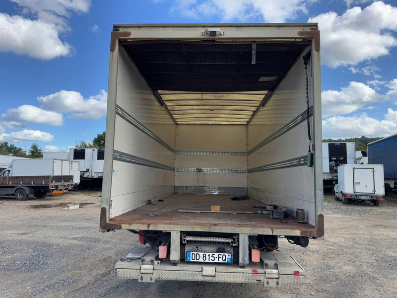 Camion furgon Iveco 100 E 18 nur für Teile: Foto 6 Camion furgon Iveco 100 E 18 nur für Teile: Foto 6