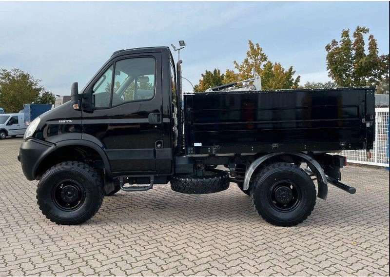Iveco 35S17 W 4x4 Flatbed - Autoutilitară cu platformă: Foto 4 Iveco 35S17 W 4x4 Flatbed - Autoutilitară cu platformă: Foto 4