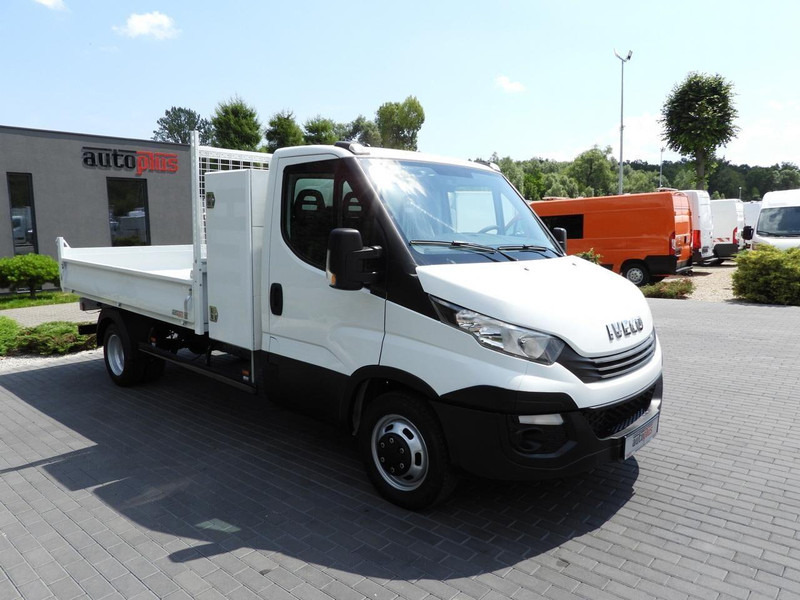 Iveco DAILY 35C15 WYWROTKA TEMPOMAT BLIŹNIACZE KOŁA KLIMATYZACJA 150K - Autoutilitară basculantă: Foto 4 Iveco DAILY 35C15 WYWROTKA TEMPOMAT BLIŹNIACZE KOŁA KLIMATYZACJA 150K - Autoutilitară basculantă: Foto 4