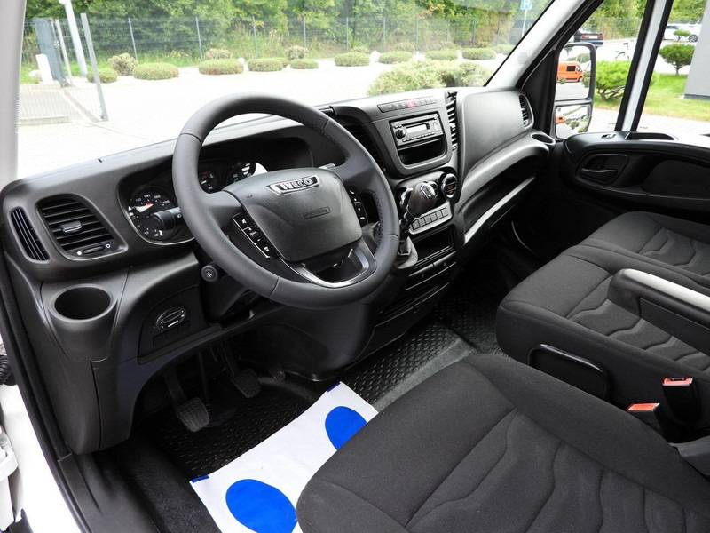Iveco DAILY 35C17 SKRZYNIA PODWÓJNA KABINA DOKA 7 MIEJSC TEMPOMAT BLIŹ - Autoutilitară cu platformă: Foto 2 Iveco DAILY 35C17 SKRZYNIA PODWÓJNA KABINA DOKA 7 MIEJSC TEMPOMAT BLIŹ - Autoutilitară cu platformă: Foto 2