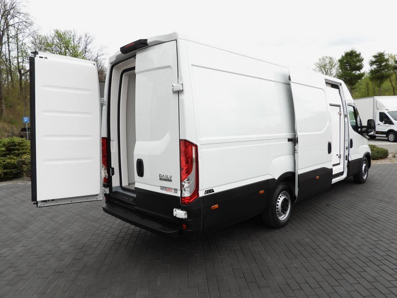 Iveco DAILY 35S14 FURGON CHŁODNIA 0*C ZASILANIE 230V TEMPOMAT AUTOMAT - Autoutilitară frigorifica: Foto 3 Iveco DAILY 35S14 FURGON CHŁODNIA 0*C ZASILANIE 230V TEMPOMAT AUTOMAT - Autoutilitară frigorifica: Foto 3