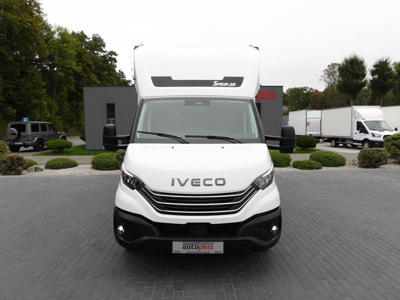 Iveco DAILY 35S18 KONTENER HI-MATIC WINDA 8 PALET TEMPOMAT NAWIGACJA L - Autoutilitară box: Foto 5 Iveco DAILY 35S18 KONTENER HI-MATIC WINDA 8 PALET TEMPOMAT NAWIGACJA L - Autoutilitară box: Foto 5
